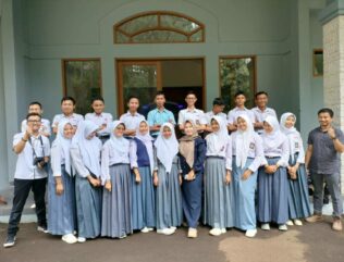 Kegiatan Kunjungan dan Survey Siswa siswi SMKN ke Kampus IPI Center